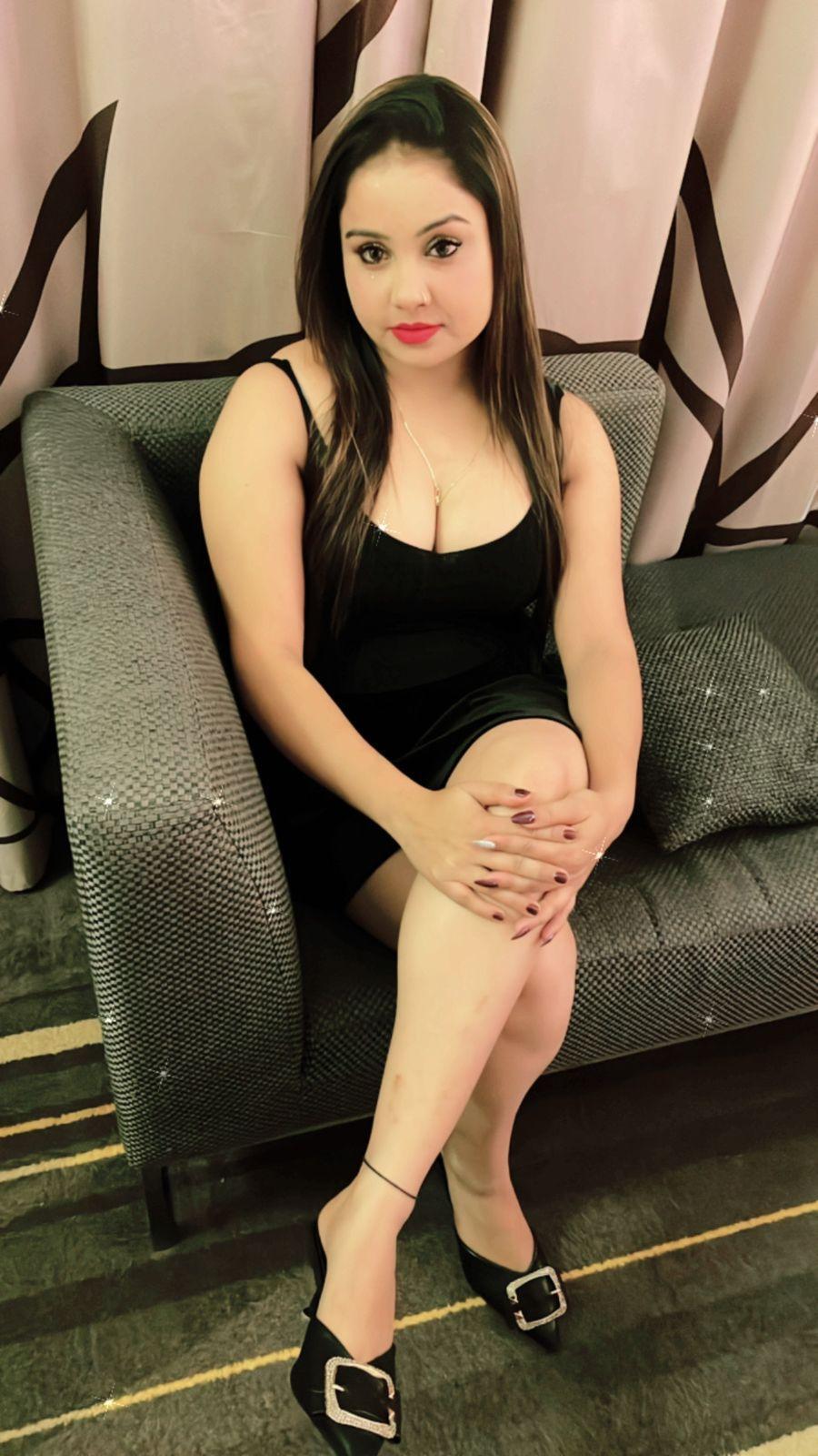 Fazilpur Jharsa call girl